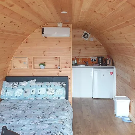 Camping Goats Path Farm And Pod Park