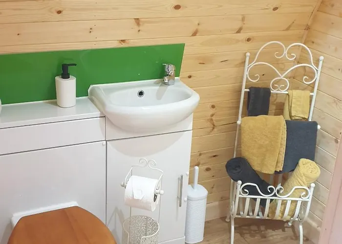 Goats Path Farm And Pod Park *